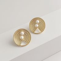 1 Pair Simple Style Round Hollow Out Inlay Sterling Silver Pearl Ear Studs main image 1