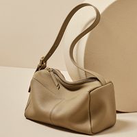 Women's Pu Leather Solid Color Classic Style Pillow Shape Zipper Shoulder Bag main image 1