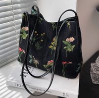 Women's Canvas Flower Vintage Style Bucket Magnetic Buckle Shoulder Bag main image 1