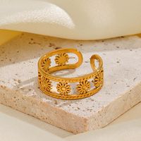 304 Stainless Steel 18K Gold Plated IG Style Plating Flower Rings main image 4