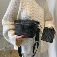 Women's Pu Leather Solid Color Streetwear Oval Zipper Shoulder Bag Box Bag sku image 3
