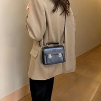 Women's Pu Leather Solid Color Basic Vintage Style Sewing Thread Square Lock Clasp Shoulder Bag Handbag Square Bag main image 6