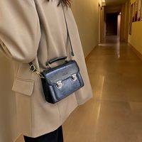 Women's Pu Leather Solid Color Basic Vintage Style Sewing Thread Square Lock Clasp Shoulder Bag Handbag Square Bag sku image 4