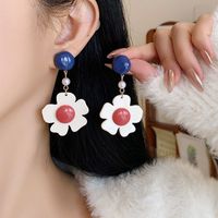 1 Pair Retro Flower Resin Drop Earrings main image 5