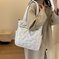 Women's Pearlescent Cotton Solid Color Vacation Sewing Thread Square Zipper Shoulder Bag sku image 1