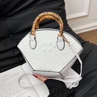 Women's Medium Pu Leather Solid Color Classic Style Shell Zipper Handbag sku image 1