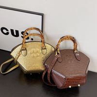 Women's Medium Pu Leather Solid Color Classic Style Shell Zipper Handbag main image 5