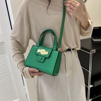 Women's Medium Pu Leather Solid Color Elegant Basic Vintage Style Square Magnetic Buckle Handbag Crossbody Bag Square Bag main image 4