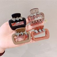 Simple Style Commute Color Block Plastic Resin Inlay Pearl Hair Claws main image 1