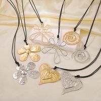 Übertrieben Moderner Stil Einfacher Stil Herzform Blume Legierung Großhandel Halskette Mit Anhänger main image 4