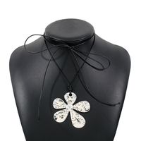Exaggerated Modern Style Simple Style Heart Shape Flower Alloy Wholesale Pendant Necklace sku image 2