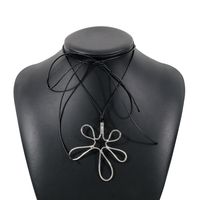 Übertrieben Moderner Stil Einfacher Stil Herzform Blume Legierung Großhandel Halskette Mit Anhänger sku image 4