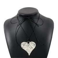 Übertrieben Moderner Stil Einfacher Stil Herzform Blume Legierung Großhandel Halskette Mit Anhänger sku image 6