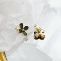 1 Pair Elegant Flower Alloy Gold Plated Ear Studs sku image 2