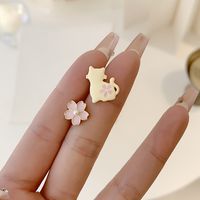 1 Pair Elegant Lady Cat Flower Alloy Gold Plated Ear Studs main image 5