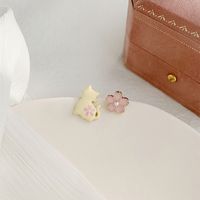 1 Pair Elegant Lady Cat Flower Alloy Gold Plated Ear Studs main image 3