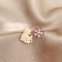 1 Pair Elegant Lady Cat Flower Alloy Gold Plated Ear Studs main image 1