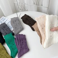 Women's Simple Style Solid Color Cotton Ripped Crew Socks A Pair main image 2