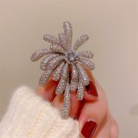Glam Luxurious Flower Copper Women's Brooches main image 3