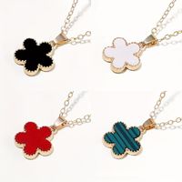Stainless Steel Gold Plated Retro Plating Inlay Flower Shell Pendant Necklace main image 1