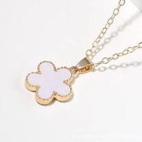 Stainless Steel Gold Plated Retro Plating Inlay Flower Shell Pendant Necklace sku image 1