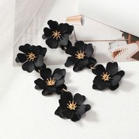 1 Pair Simple Style Classic Style Flower Plating Alloy Gold Plated Drop Earrings main image 2