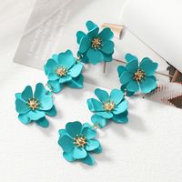 1 Pair Simple Style Classic Style Flower Plating Alloy Gold Plated Drop Earrings main image 3