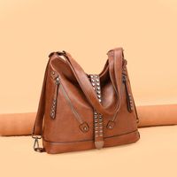 Femmes Faux Cuir Couleur Unie Élégant Rivet Seau Fermeture Éclair Sac D'épaule main image 4