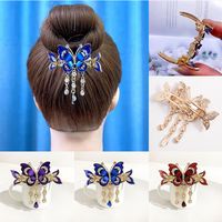 Simple Style Butterfly Alloy Hollow Out Tassel Hair Clip main image 1