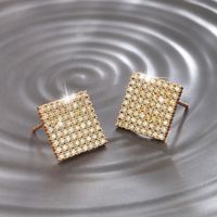 1 Pair Elegant Xuping Sweet Square Flower Plating Inlay Copper Alloy Artificial Gemstones 18k Gold Plated Ear Studs main image 3
