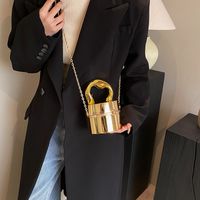 Women's Special Material Solid Color Classic Style Streetwear Chain Cylindrical Flip Cover Circle Bag Handbag Bucket Bag main image 5
