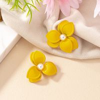 1 Pair Sweet Korean Style Pearl Flower Stoving Varnish Iron Pearl Drop Earrings main image 4