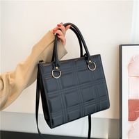 Women's Medium Pu Leather Solid Color Vintage Style Square Zipper Tote Bag main image 4