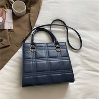 Women's Medium Pu Leather Solid Color Vintage Style Square Zipper Tote Bag sku image 3