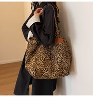 Women's Canvas Leopard Streetwear Bucket Zipper Shoulder Bag main image 2