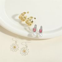 1 Pair Elegant Simple Style Geometric Flower Tassel Plating Brass Artificial Pearls Zircon 14k Gold Plated Drop Earrings Ear Studs main image 10