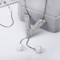 Classic Style Letter Imitation Pearl Alloy Copper Inlay Artificial Rhinestones Sweater Chain main image 3