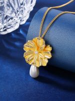 Simple Style Flower Copper Plating Inlay Artificial Pearls Zircon 18k Gold Plated Rose Gold Plated Pendant Necklace main image 7