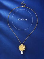 Simple Style Flower Copper Plating Inlay Artificial Pearls Zircon 18k Gold Plated Rose Gold Plated Pendant Necklace main image 2