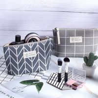 Women's Medium Canvas Geometric Basic Square Zipper Cosmetic Bag main image 5