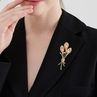 Elegant Luxurious Flower Brass Plating Inlay Pearl Zircon Women's Brooches 1 Piece main image 5