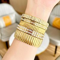 Retro Streetwear Solid Color Stainless Steel Plating Inlay Diamond 18k Gold Plated Bangle main image 1