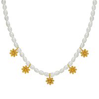 Elegant Chrysanthemum Freshwater Pearl Titanium Steel Beaded Plating 18k Gold Plated Necklace sku image 1