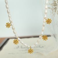 Elegant Chrysanthemum Freshwater Pearl Titanium Steel Beaded Plating 18k Gold Plated Necklace main image 3