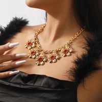 Vintage Style Simple Style Flower Alloy Inlay Rhinestones Women's Necklace main image 1