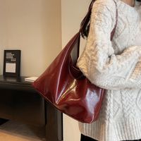 Women's Pu Leather Solid Color Vintage Style Classic Style Streetwear Sewing Thread Dumpling Shape Magnetic Buckle Shoulder Bag Tote Bag Underarm Bag sku image 2