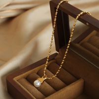 Casual Simple Style Commute Round Titanium Steel Plating Inlay Artificial Pearls 18k Gold Plated Pendant Necklace main image 3