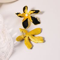 1 Pair Original Design Flower Plating Freshwater Pearl 18k Gold Plated Ear Studs main image 4
