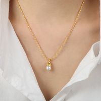 Casual Simple Style Commute Round Titanium Steel Plating Inlay Artificial Pearls 18k Gold Plated Pendant Necklace sku image 1