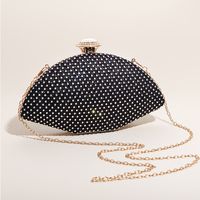 Mujeres Pequeña Poliéster Color Sólido Elegante Estilo Vintage Diamante De Imitación Forma De Bola De Masa Hervida Cerrar Bolsas En Forma De Nube Bolsas De Hombro Bolso De Noche sku image 1